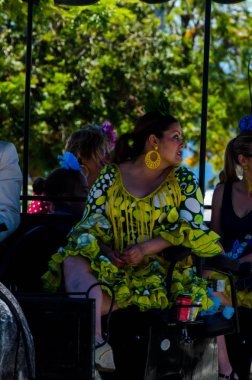 İspanya'da kutsal aktarma Katolik törene katılan Nerja, İspanya - 15 Mayıs, 2018 insan figürü