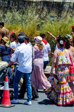 İspanya'da kutsal aktarma Katolik törene katılan Nerja, İspanya - 15 Mayıs, 2018 insan figürü