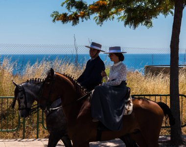 İspanya'da kutsal aktarma Katolik törene katılan Nerja, İspanya - 15 Mayıs, 2018 insan figürü