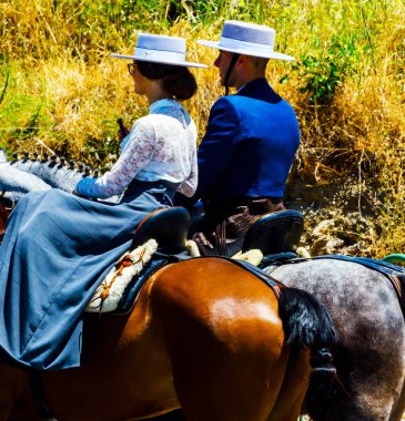 İspanya'da kutsal aktarma Katolik törene katılan Nerja, İspanya - 15 Mayıs, 2018 insan figürü
