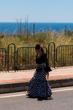 İspanya'da kutsal aktarma Katolik törene katılan Nerja, İspanya - 15 Mayıs, 2018 insan figürü