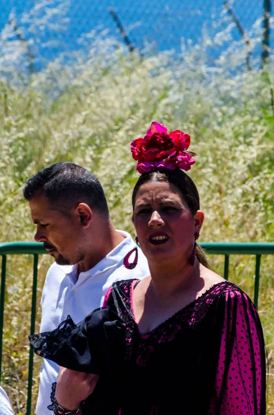 İspanya'da kutsal aktarma Katolik törene katılan Nerja, İspanya - 15 Mayıs, 2018 insan figürü