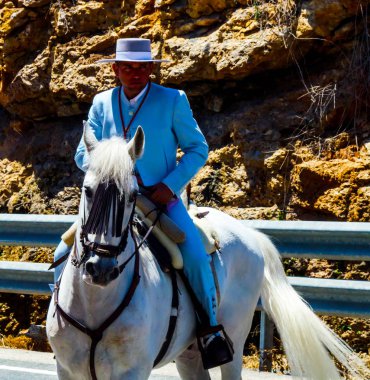İspanya'da kutsal aktarma Katolik törene katılan Nerja, İspanya - 15 Mayıs, 2018 insan figürü