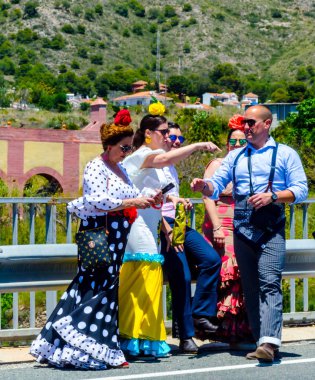 İspanya'da kutsal aktarma Katolik törene katılan Nerja, İspanya - 15 Mayıs, 2018 insan figürü