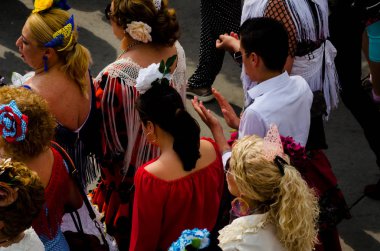 Velez Malaga, İspanya - 19 Mayıs 2018 insanlar kutlamaları nedeniyle İspanya Kutsal şekilde aktarma Katolik törenine katılan