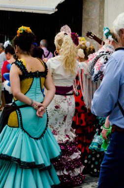 Velez Malaga, İspanya - 19 Mayıs 2018 insanlar kutlamaları nedeniyle İspanya Kutsal şekilde aktarma Katolik törenine katılan