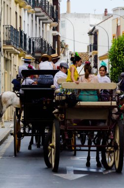 Velez Malaga, İspanya - 19 Mayıs 2018 insanlar kutlamaları nedeniyle İspanya Kutsal şekilde aktarma Katolik törenine katılan