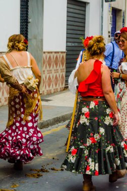 Velez Malaga, İspanya - 19 Mayıs 2018 insanlar kutlamaları nedeniyle İspanya Kutsal şekilde aktarma Katolik törenine katılan