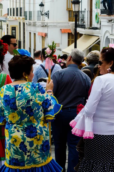 Velez Malaga, İspanya - 19 Mayıs 2018 insanlar kutlamaları nedeniyle İspanya Kutsal şekilde aktarma Katolik törenine katılan