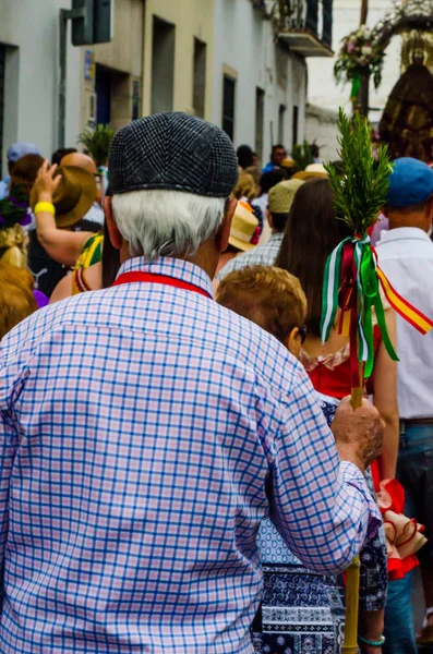 Velez Malaga, İspanya - 19 Mayıs 2018 insanlar kutlamaları nedeniyle İspanya Kutsal şekilde aktarma Katolik törenine katılan