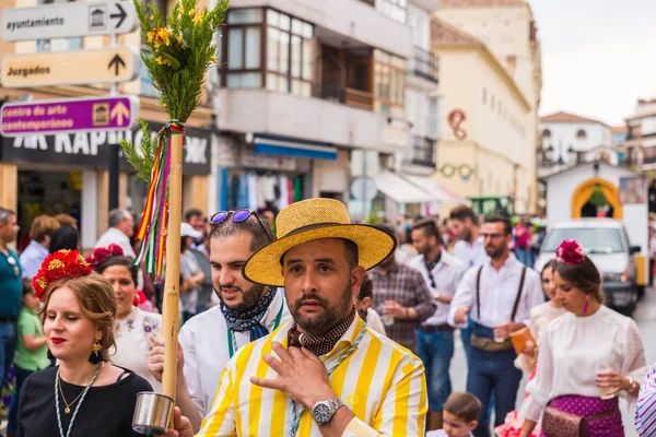 ベレス マラガ スペイン 2018 日のスペインで神聖な図を転送するカトリックの儀式の祝賀会に参加している人します — ストック写真