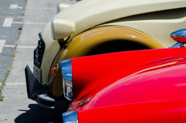 Torre Del Mar, İspanya - 3 Haziran 2018 eski antika arabalar bir sahil kasabası İspanya ziyaret turistler için verilen