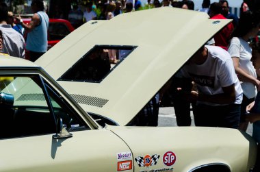 Torre Del Mar, İspanya - 3 Haziran 2018 eski antika arabalar bir sahil kasabası İspanya ziyaret turistler için verilen