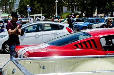 Torre Del Mar, İspanya - 3 Haziran 2018 eski antika arabalar bir sahil kasabası İspanya ziyaret turistler için verilen