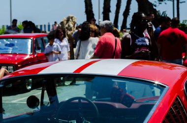 Torre Del Mar, İspanya - 3 Haziran 2018 eski antika arabalar bir sahil kasabası İspanya ziyaret turistler için verilen