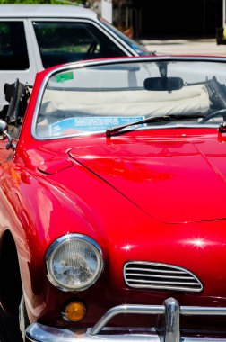 Torre Del Mar, İspanya - 3 Haziran 2018 eski antika arabalar bir sahil kasabası İspanya ziyaret turistler için verilen