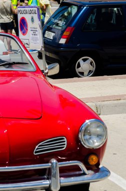 Torre Del Mar, İspanya - 3 Haziran 2018 eski antika arabalar bir sahil kasabası İspanya ziyaret turistler için verilen