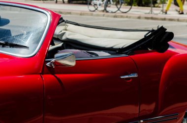 Torre Del Mar, İspanya - 3 Haziran 2018 eski antika arabalar bir sahil kasabası İspanya ziyaret turistler için verilen