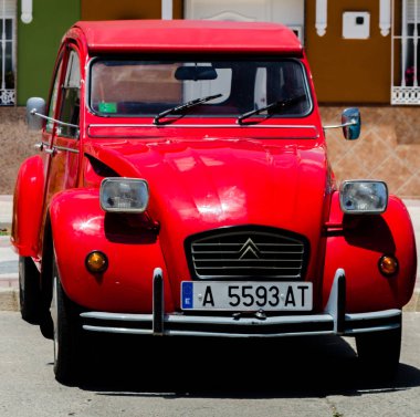 Torre Del Mar, İspanya - 3 Haziran 2018 eski antika arabalar bir sahil kasabası İspanya ziyaret turistler için verilen