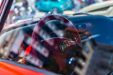 Torre Del Mar, İspanya - 3 Haziran 2018 eski antika arabalar bir sahil kasabası İspanya ziyaret turistler için verilen