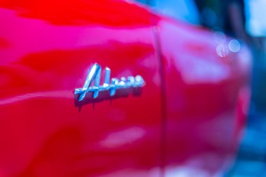 Torre Del Mar, İspanya - 3 Haziran 2018 eski antika arabalar bir sahil kasabası İspanya ziyaret turistler için verilen