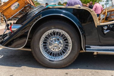 Torre Del Mar, İspanya - 3 Haziran 2018 eski antika arabalar bir sahil kasabası İspanya ziyaret turistler için verilen