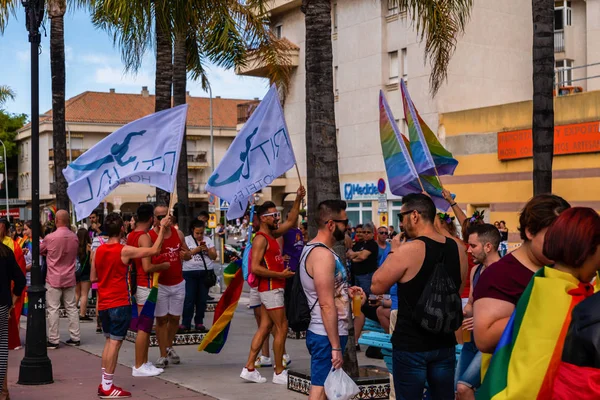 Torremolinos, İspanya - 2 Haziran 2018 Lgbt Mart eşitlik ve hoşgörü Andalucia bir kıyı kasabasında tanıtımı