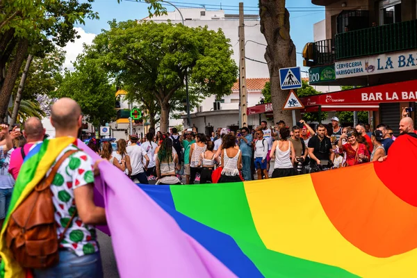 Torremolinos, İspanya - 2 Haziran 2018 Lgbt Mart eşitlik ve hoşgörü Andalucia bir kıyı kasabasında tanıtımı