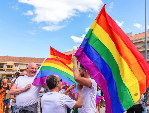 Torremolinos, İspanya - 2 Haziran 2018 Lgbt Mart eşitlik ve hoşgörü Andalucia bir kıyı kasabasında tanıtımı