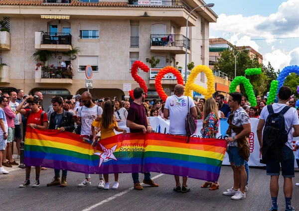 Torremolinos, İspanya - 2 Haziran 2018 Lgbt Mart eşitlik ve hoşgörü Andalucia bir kıyı kasabasında tanıtımı