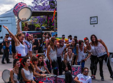 Torremolinos, İspanya - 2 Haziran 2018 Lgbt Mart eşitlik ve hoşgörü Andalucia bir kıyı kasabasında tanıtımı