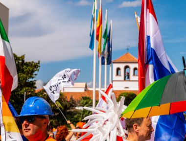 Torremolinos, İspanya - 2 Haziran 2018 Lgbt Mart eşitlik ve hoşgörü Andalucia bir kıyı kasabasında tanıtımı