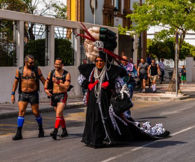 Torremolinos, İspanya - 2 Haziran 2018 Lgbt Mart eşitlik ve hoşgörü Andalucia bir kıyı kasabasında tanıtımı