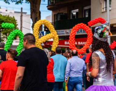 Torremolinos, İspanya - 2 Haziran 2018 Lgbt Mart eşitlik ve hoşgörü Andalucia bir kıyı kasabasında tanıtımı