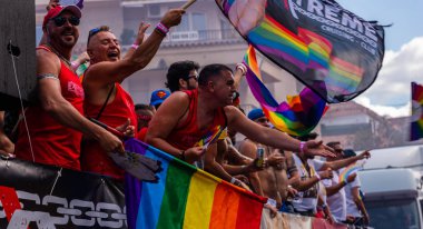 Torremolinos, İspanya - 2 Haziran 2018 Lgbt Mart eşitlik ve hoşgörü Andalucia bir kıyı kasabasında tanıtımı