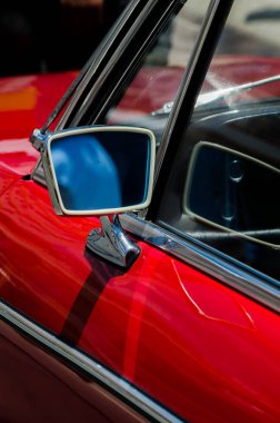 Torre Del Mar, İspanya - 3 Haziran 2018 eski antika arabalar bir sahil kasabası İspanya ziyaret turistler için verilen