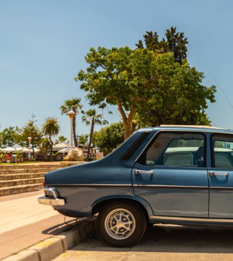 Torre Del Mar, İspanya - 3 Haziran 2018 eski antika arabalar bir sahil kasabası İspanya ziyaret turistler için verilen