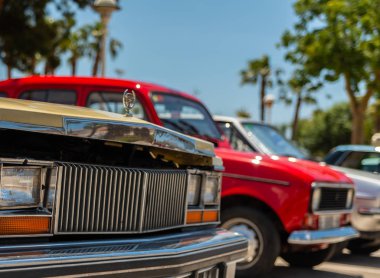 Torre Del Mar, İspanya - 3 Haziran 2018 eski antika arabalar bir sahil kasabası İspanya ziyaret turistler için verilen