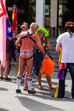 Torremolinos, İspanya - 2 Haziran 2018 Lgbt Mart eşitlik ve hoşgörü Andalucia bir kıyı kasabasında tanıtımı