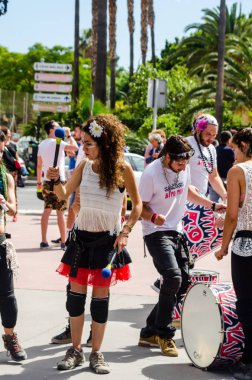 Torremolinos, İspanya - 2 Haziran 2018 Lgbt Mart eşitlik ve hoşgörü Andalucia bir kıyı kasabasında tanıtımı