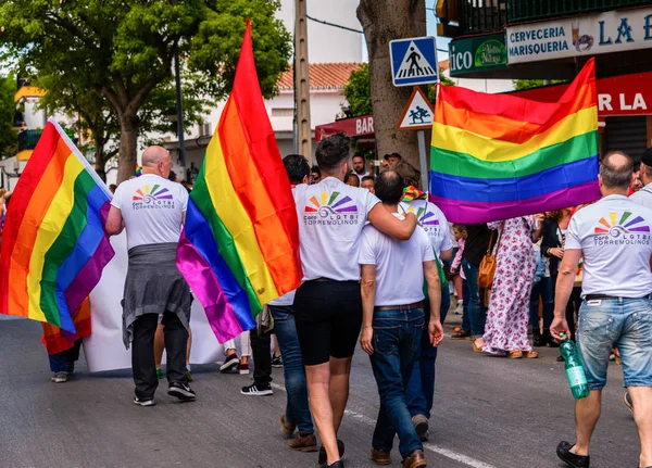 Torremolinos, İspanya - 2 Haziran 2018 Lgbt Mart eşitlik ve hoşgörü Andalucia bir kıyı kasabasında tanıtımı