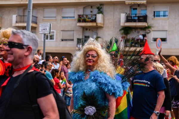 Torremolinos, İspanya - 2 Haziran 2018 Lgbt Mart eşitlik ve hoşgörü Andalucia bir kıyı kasabasında tanıtımı