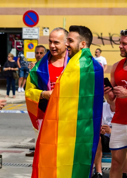 Torremolinos, İspanya - 2 Haziran 2018 Lgbt Mart eşitlik ve hoşgörü Andalucia bir kıyı kasabasında tanıtımı
