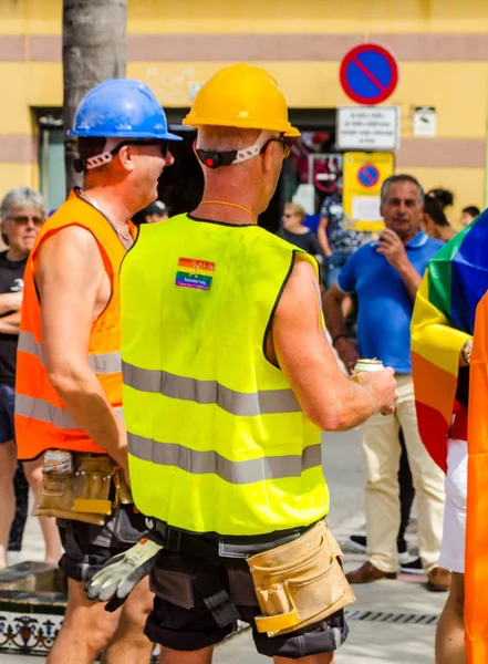 Torremolinos, İspanya - 2 Haziran 2018 Lgbt Mart eşitlik ve hoşgörü Andalucia bir kıyı kasabasında tanıtımı