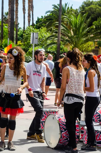 Torremolinos, İspanya - 2 Haziran 2018 Lgbt Mart eşitlik ve hoşgörü Andalucia bir kıyı kasabasında tanıtımı