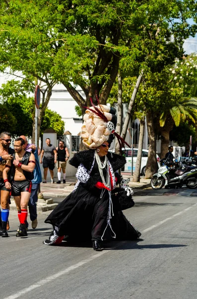Torremolinos, İspanya - 2 Haziran 2018 Lgbt Mart eşitlik ve hoşgörü Andalucia bir kıyı kasabasında tanıtımı