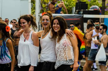 Torremolinos, İspanya - 2 Haziran 2018 Lgbt Mart eşitlik ve hoşgörü Andalucia bir kıyı kasabasında tanıtımı