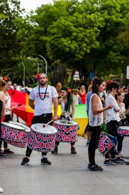 Torremolinos, İspanya - 2 Haziran 2018 Lgbt Mart eşitlik ve hoşgörü Andalucia bir kıyı kasabasında tanıtımı