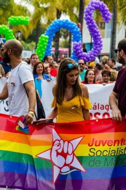 Torremolinos, İspanya - 2 Haziran 2018 Lgbt Mart eşitlik ve hoşgörü Andalucia bir kıyı kasabasında tanıtımı
