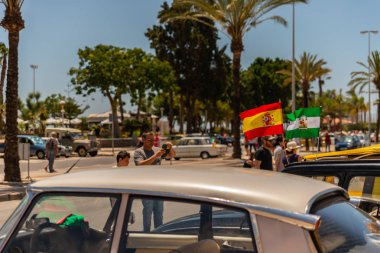 Torre Del Mar, İspanya - 3 Haziran 2018 eski antika arabalar bir sahil kasabası İspanya ziyaret turistler için verilen